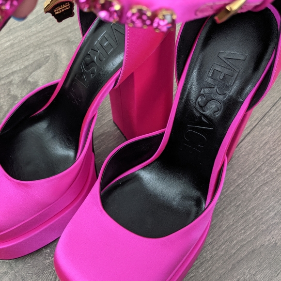 VERSACE MEDUSA AEVITAS PLATFORM PUMPS - Picture 10 of 14